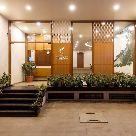 Hotel Classic Mid Town, コールハープル エクステリア 写真