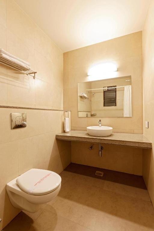 Hotel Classic Mid Town, コールハープル エクステリア 写真